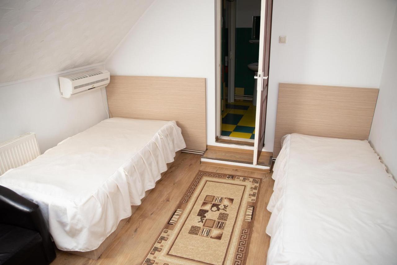 Motel Moara Veche Sacalaseni Екстер'єр фото