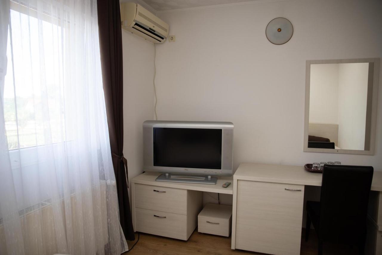 Motel Moara Veche Sacalaseni Екстер'єр фото