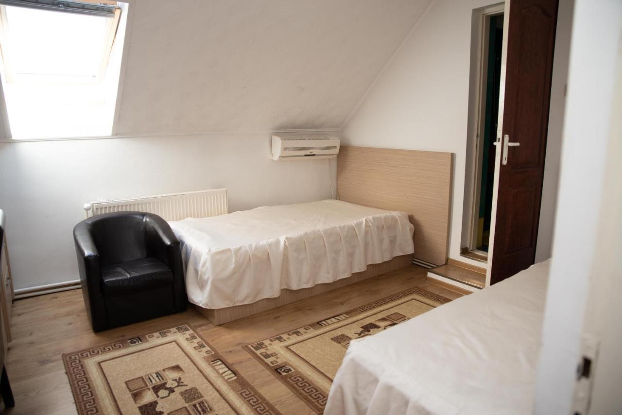 Motel Moara Veche Sacalaseni Екстер'єр фото