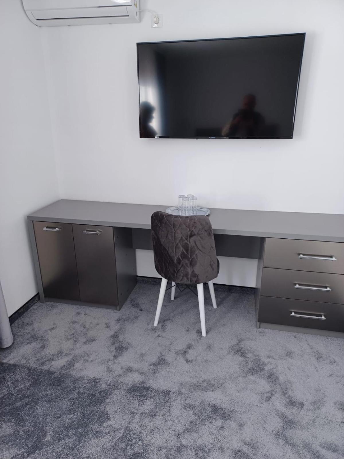 Motel Moara Veche Sacalaseni Екстер'єр фото