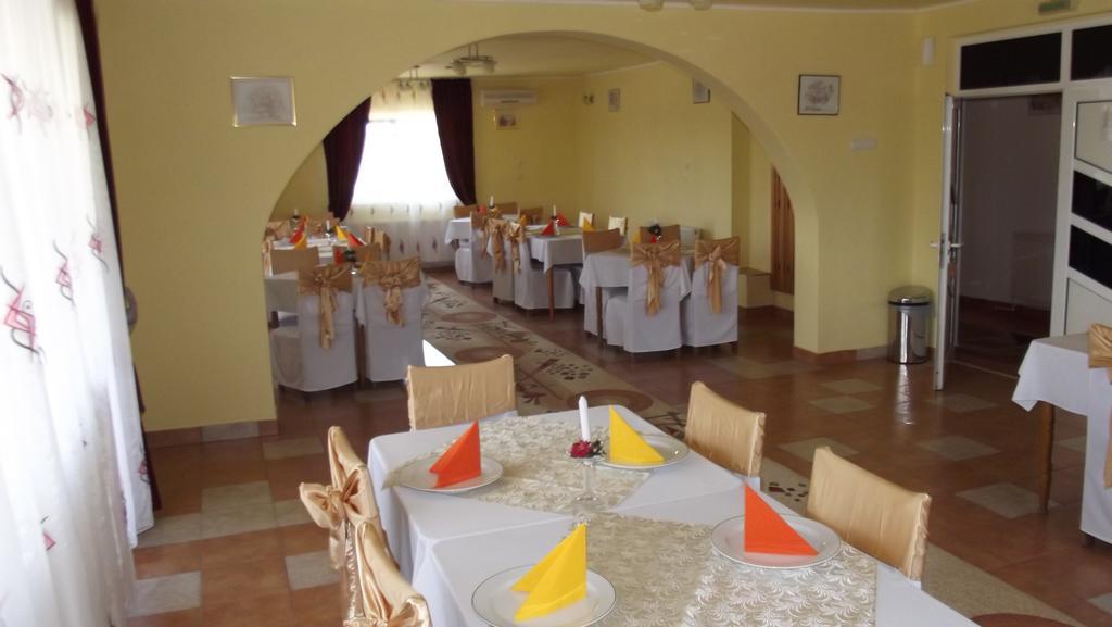 Motel Moara Veche Sacalaseni Екстер'єр фото