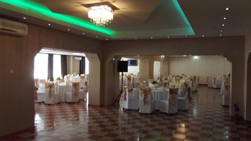 Motel Moara Veche Sacalaseni Екстер'єр фото